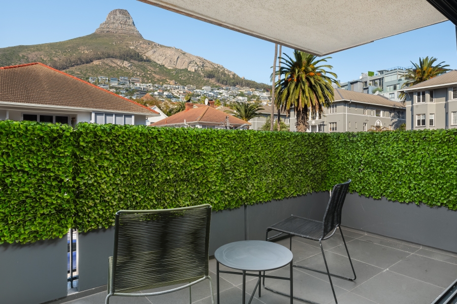 2 Bedroom Property for Sale in Sea Point Western Cape